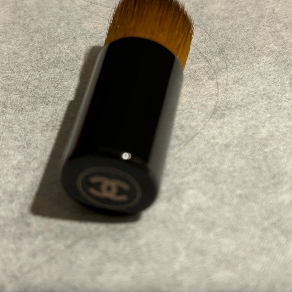 New! Chanel Mini Makeup Brush